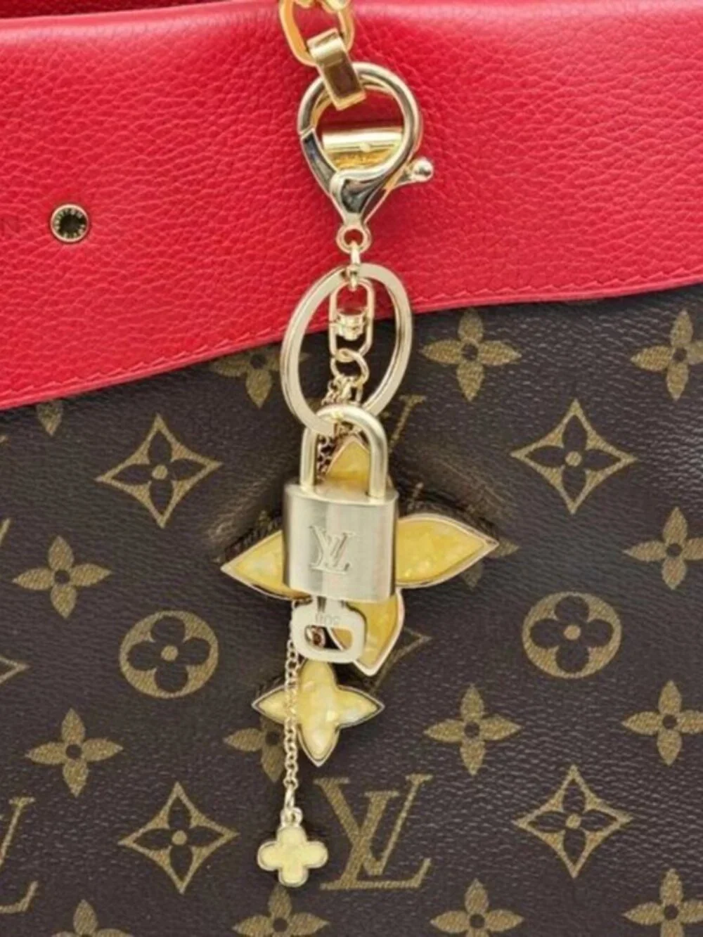 Authentic Louis Vuitton Gold Lock 🔒 Unbranded Flower Keychain Bag Charm LV
